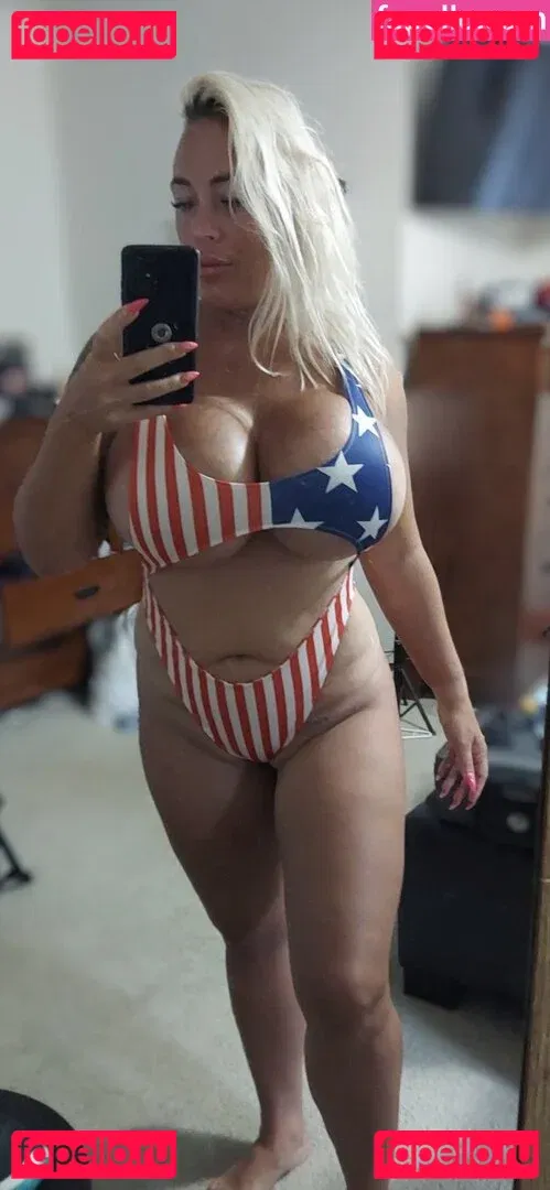 MrsPineappleGoddess Onlyfans Photo Gallery 