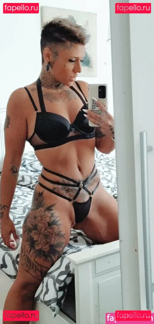 nennefriisk Onlyfans Photo Gallery 