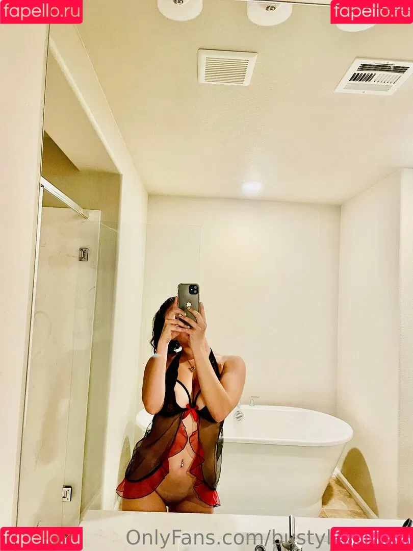 bustylilmegan Onlyfans Photo Gallery 