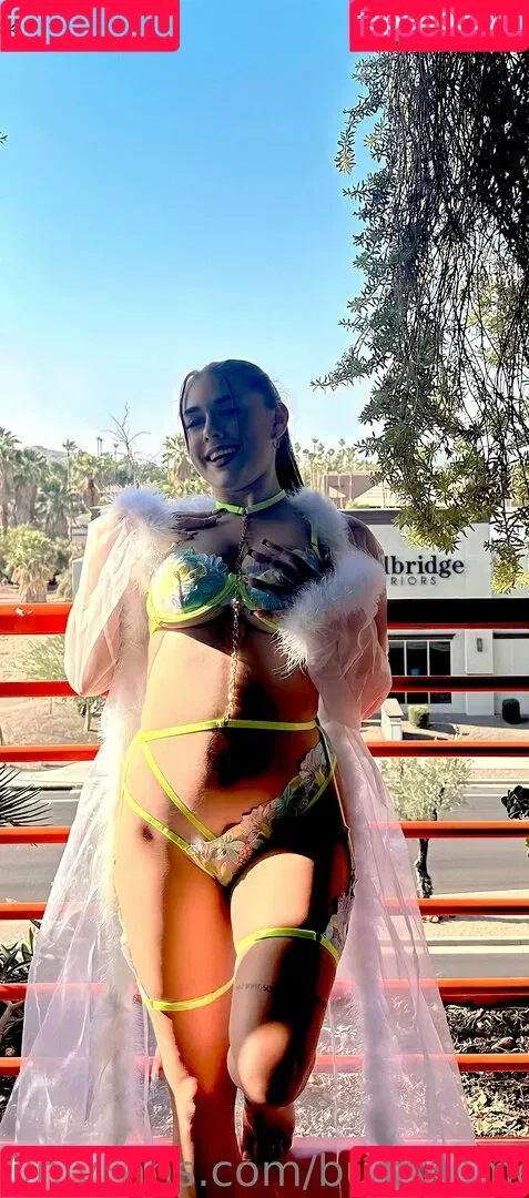 bustylilmegan Onlyfans Photo Gallery 