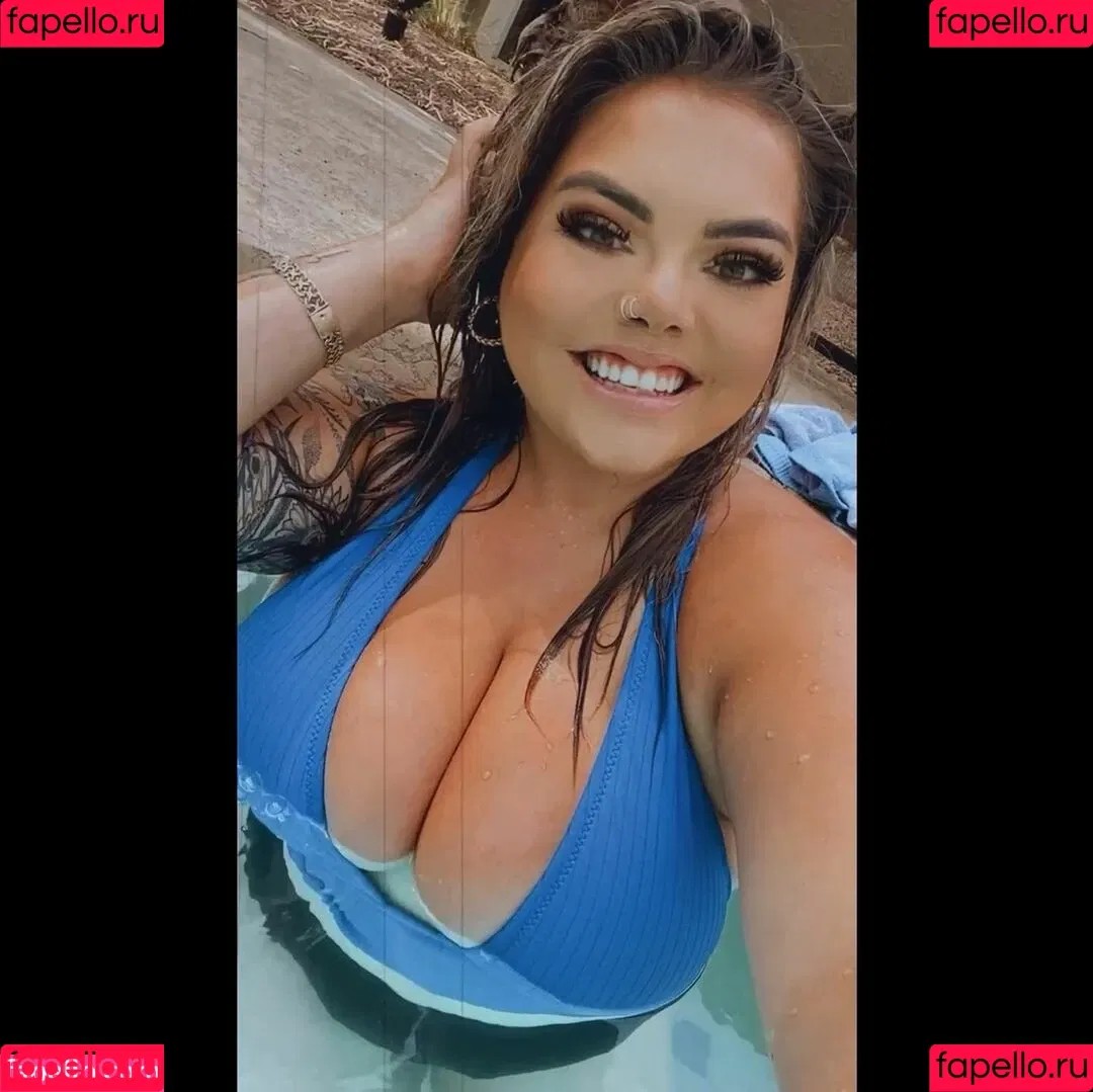 Lilly Zamora Onlyfans Photo Gallery 
