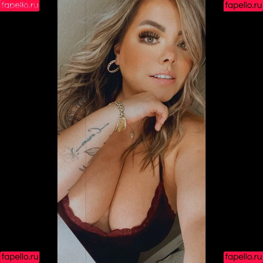 Lilly Zamora Onlyfans Photo Gallery 