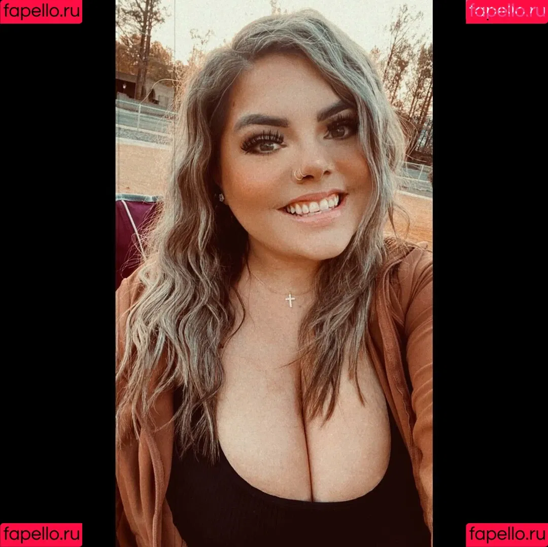 Lilly Zamora Onlyfans Photo Gallery 