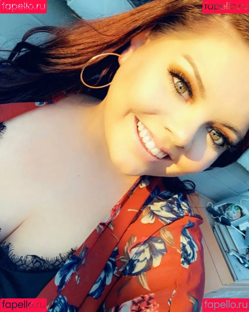 Lilly Zamora Onlyfans Photo Gallery 