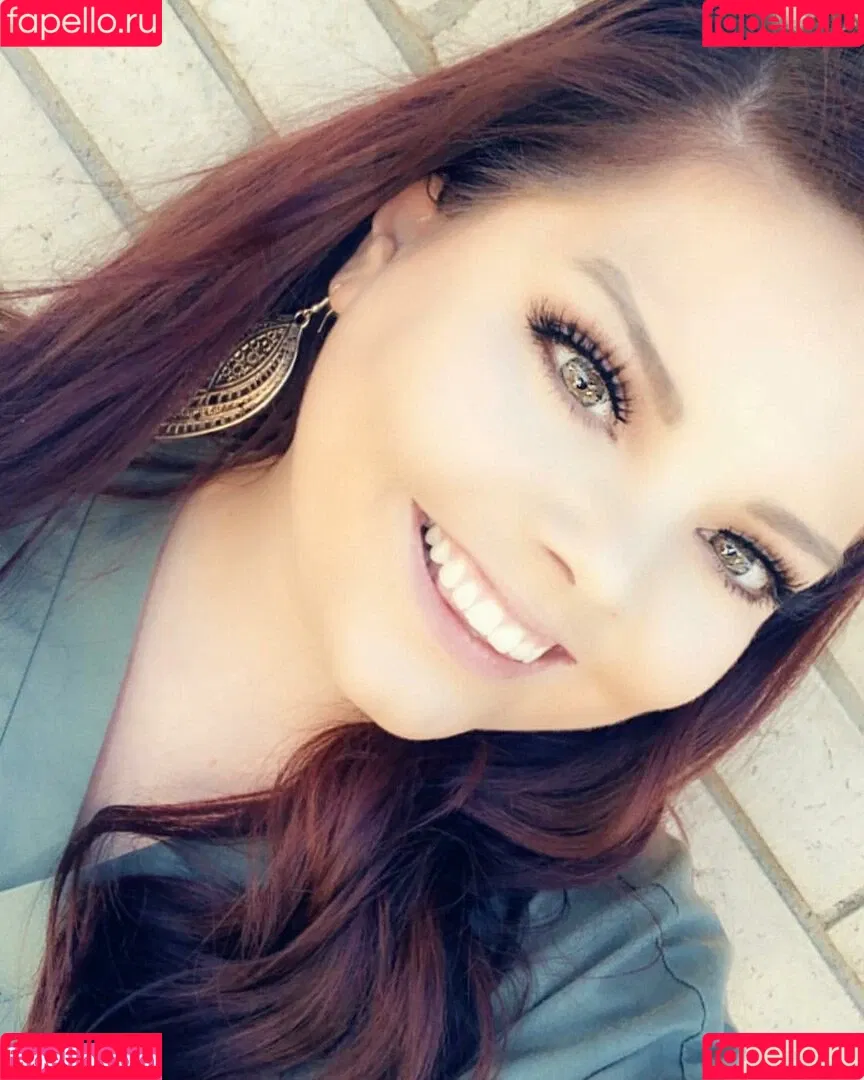 Lilly Zamora Onlyfans Photo Gallery 