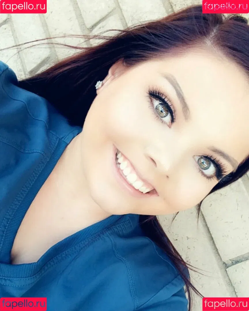 Lilly Zamora Onlyfans Photo Gallery 