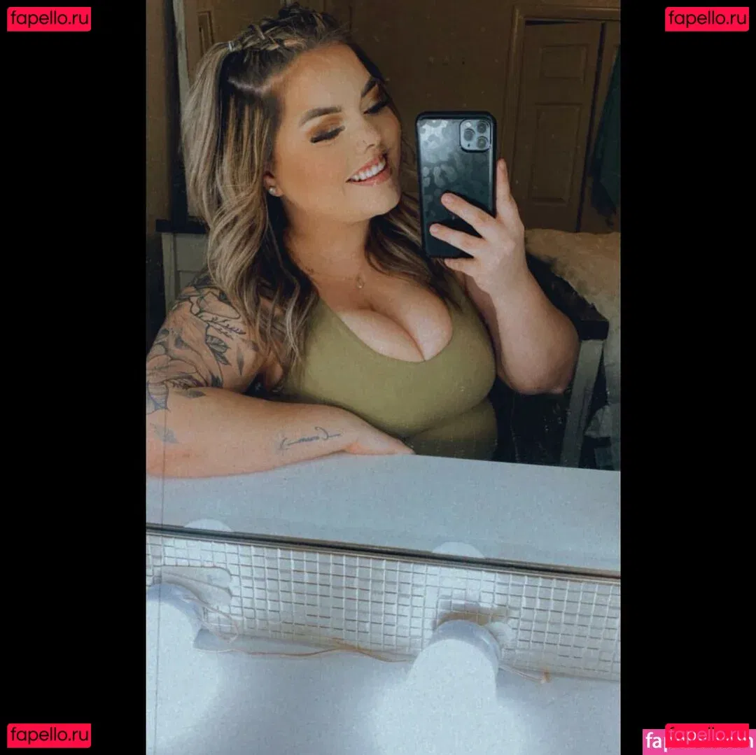 Lilly Zamora Onlyfans Photo Gallery 