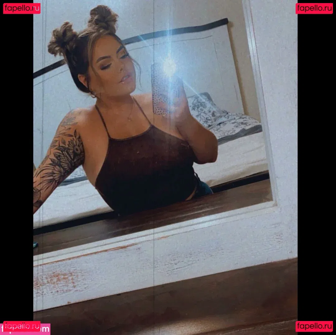 Lilly Zamora Onlyfans Photo Gallery 