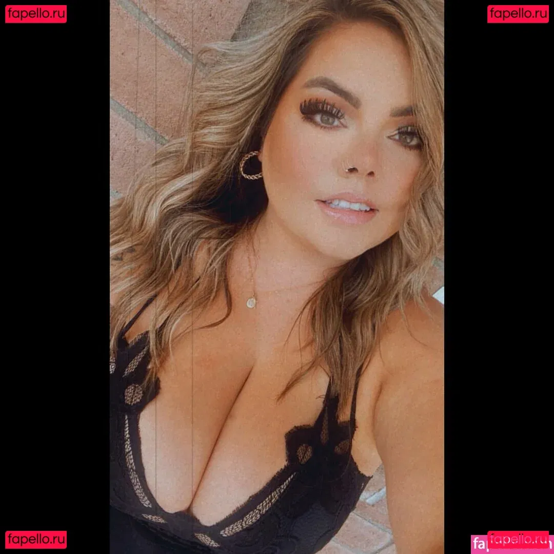 Lilly Zamora Onlyfans Photo Gallery 