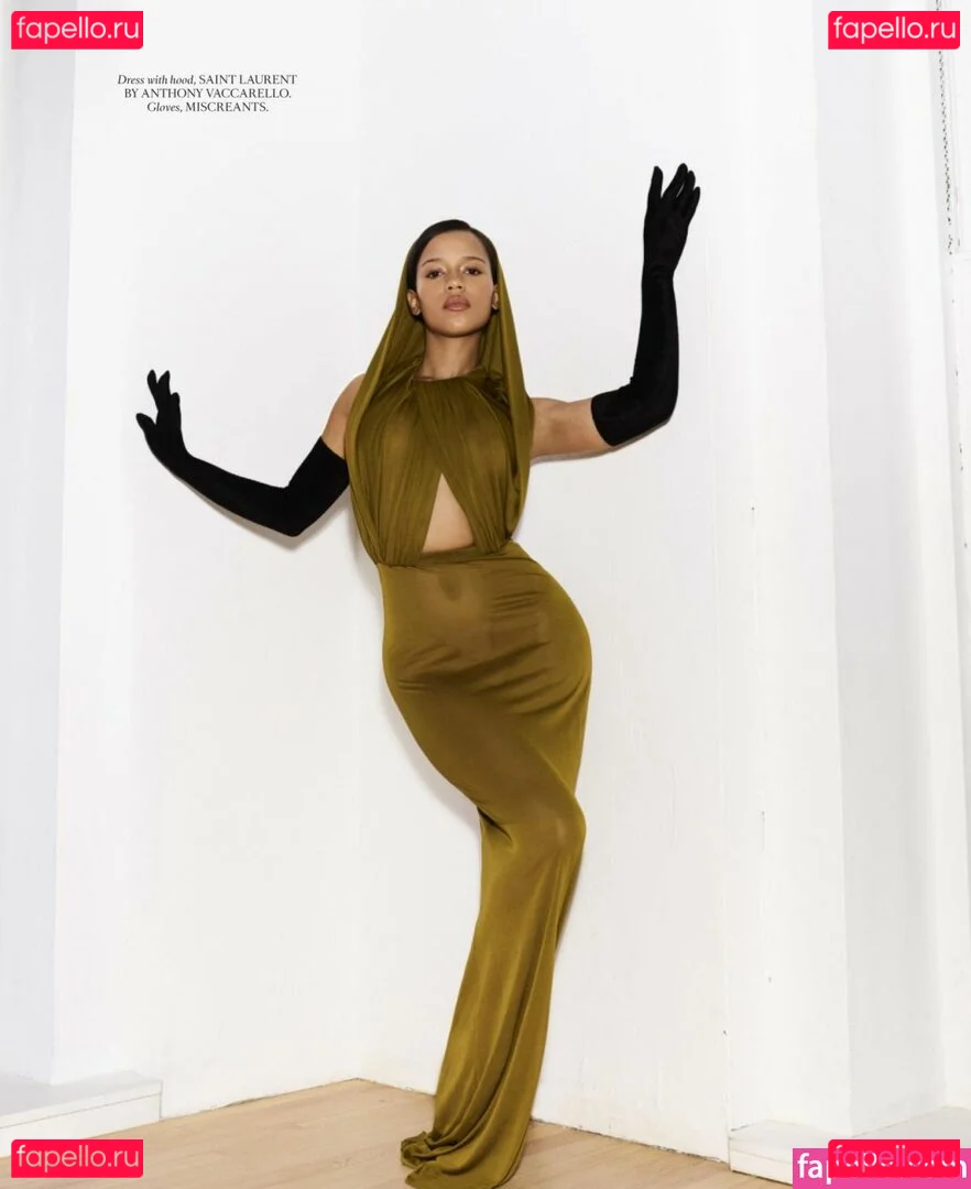 Taylor Russell Onlyfans Photo Gallery 