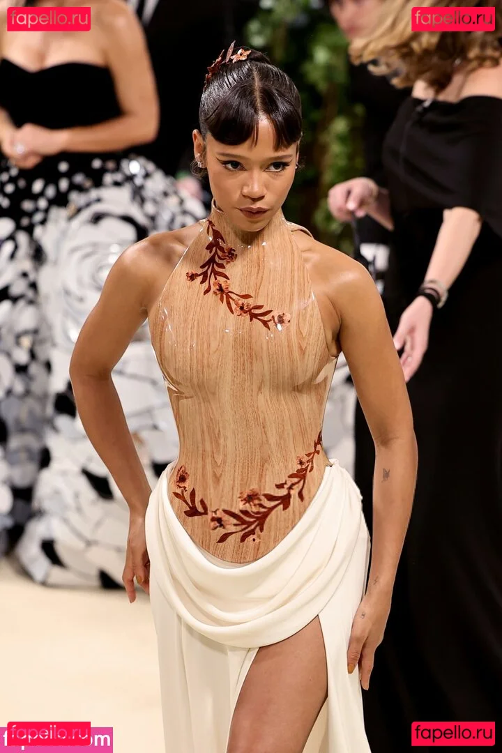 Taylor Russell Onlyfans Photo Gallery 