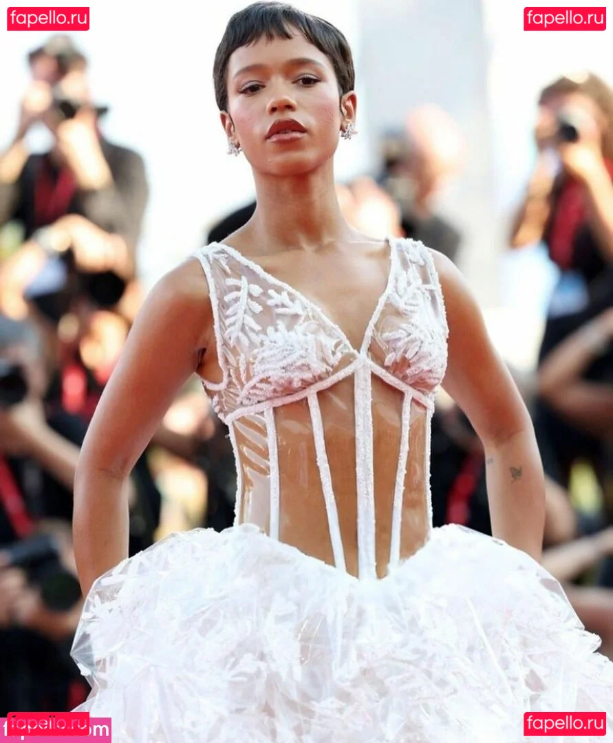 Taylor Russell Onlyfans Photo Gallery 