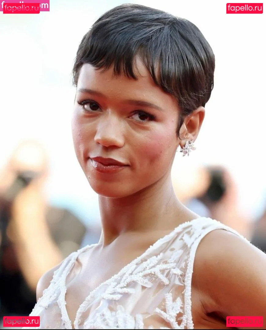 Taylor Russell Onlyfans Photo Gallery 