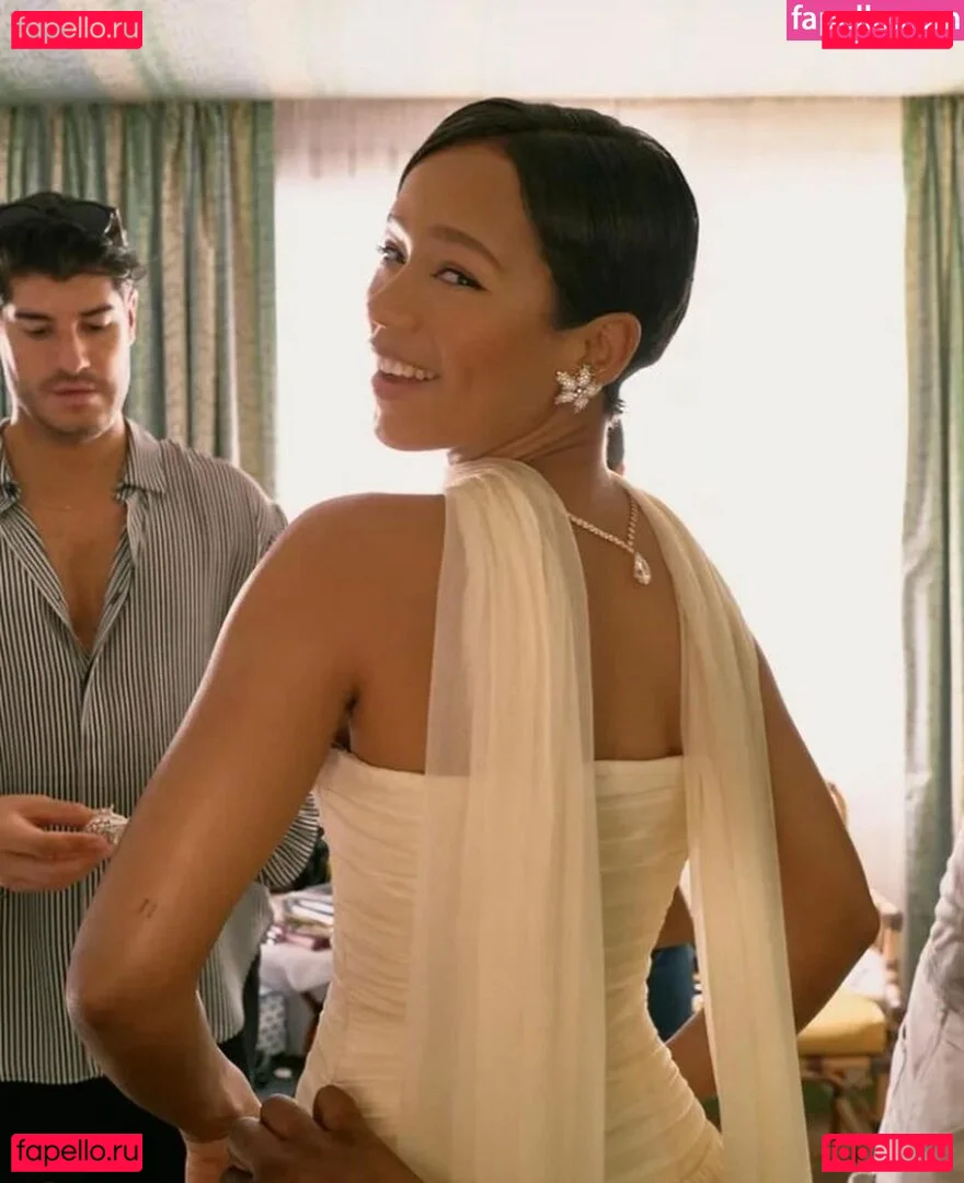 Taylor Russell Onlyfans Photo Gallery 