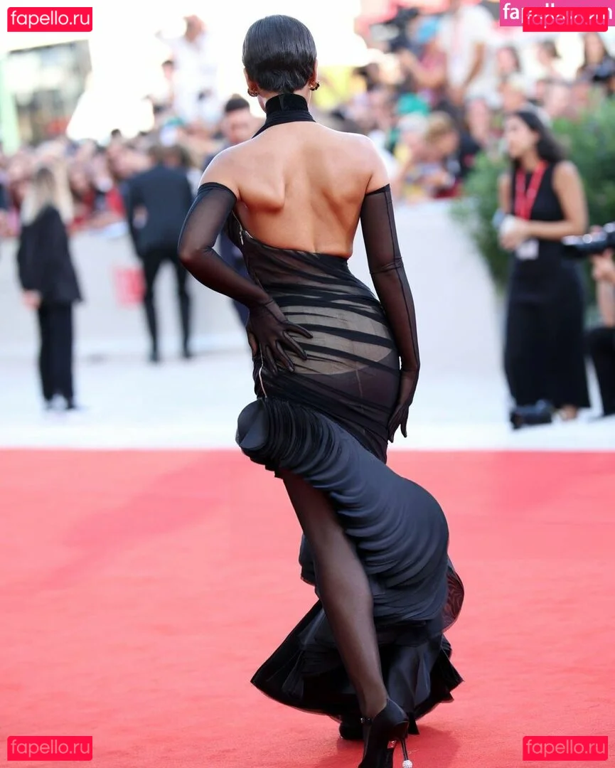 Taylor Russell Onlyfans Photo Gallery 