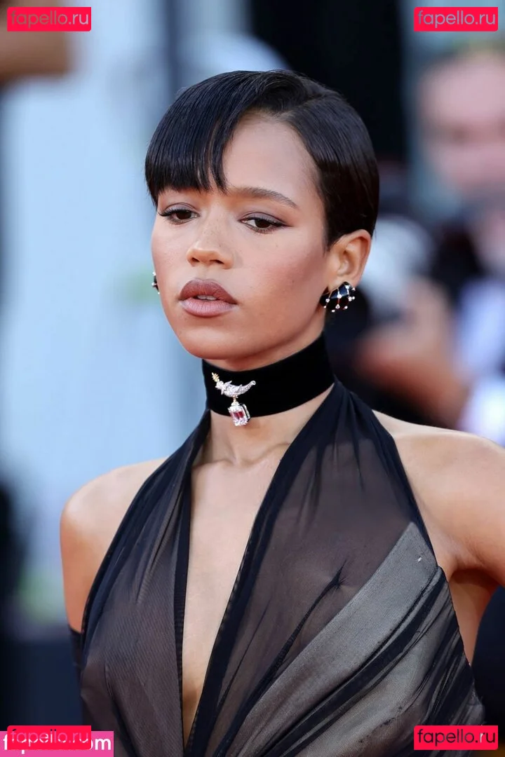 Taylor Russell Onlyfans Photo Gallery 