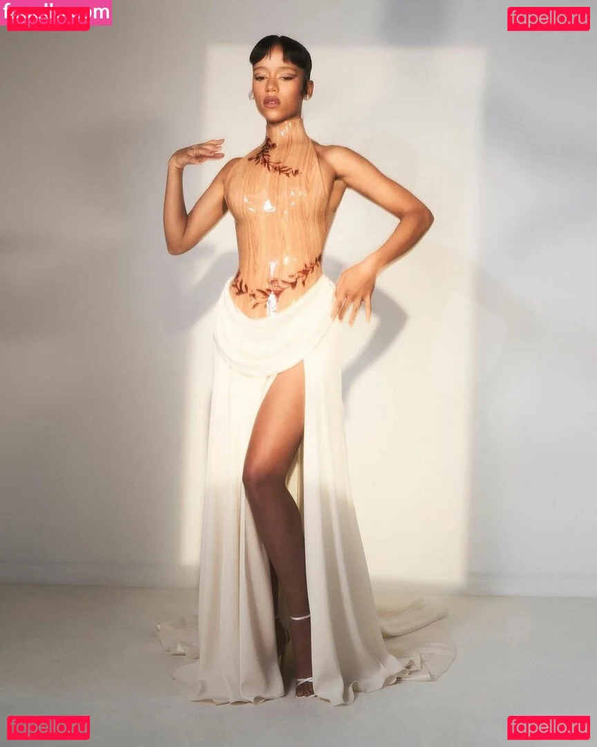 Taylor Russell Onlyfans Photo Gallery 