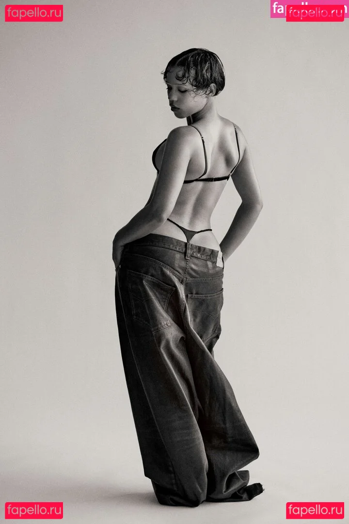 Taylor Russell Onlyfans Photo Gallery 