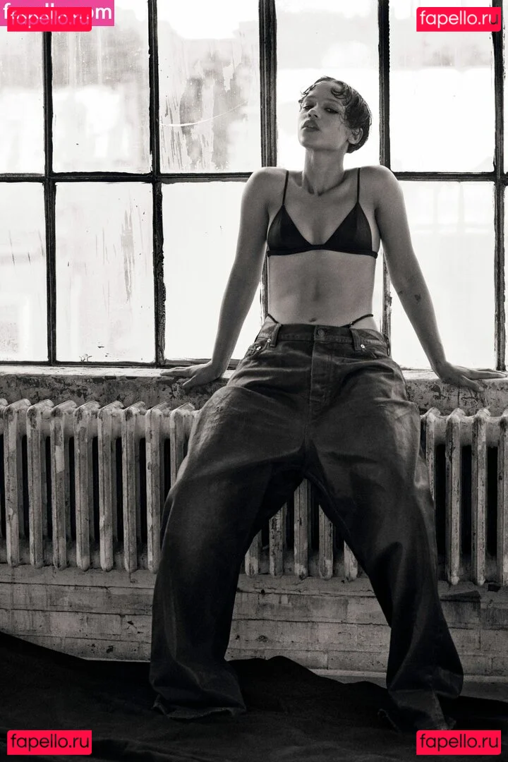 Taylor Russell Onlyfans Photo Gallery 