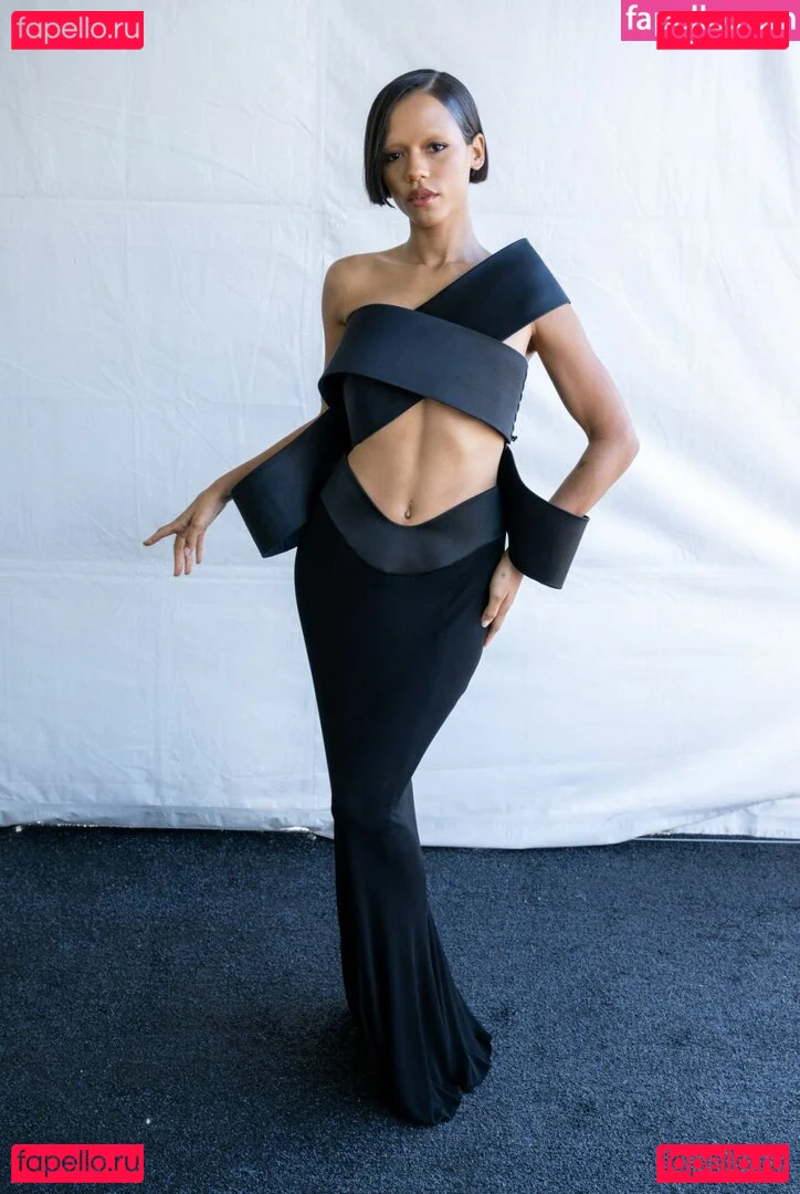 Taylor Russell Onlyfans Photo Gallery 