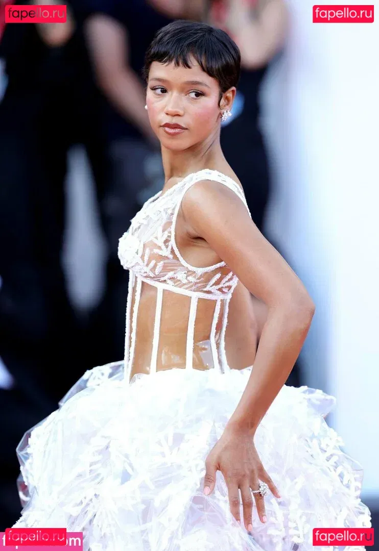 Taylor Russell Onlyfans Photo Gallery 