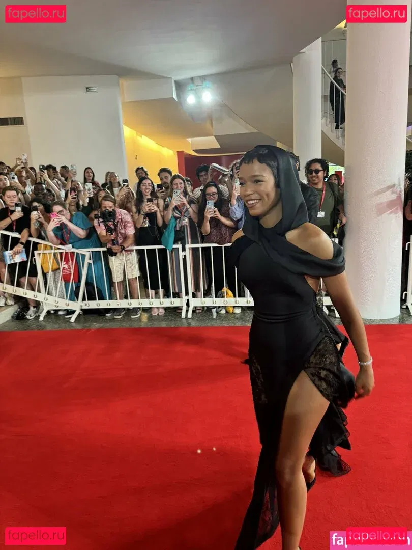 Taylor Russell Onlyfans Photo Gallery 