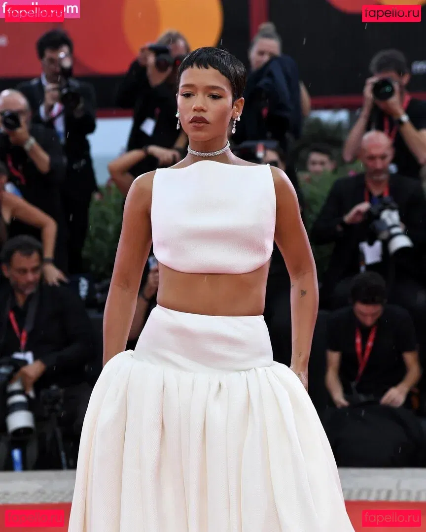 Taylor Russell Onlyfans Photo Gallery 