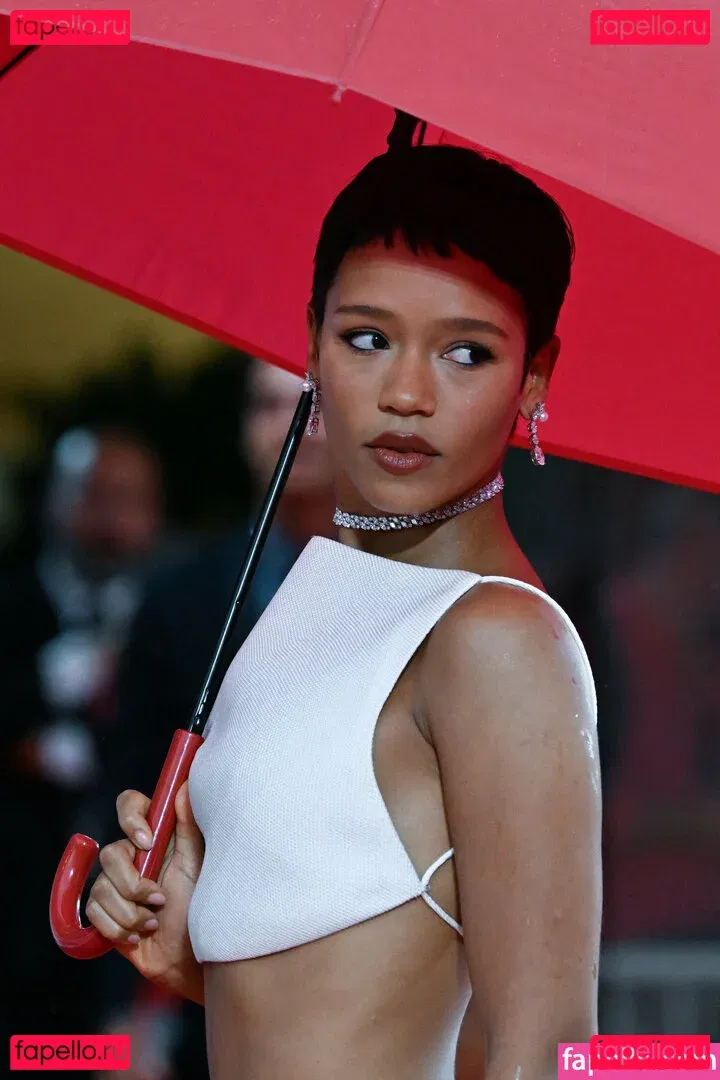 Taylor Russell Onlyfans Photo Gallery 