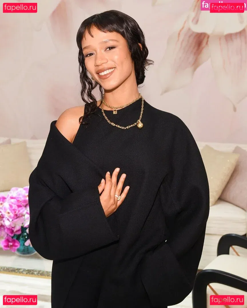 Taylor Russell Onlyfans Photo Gallery 