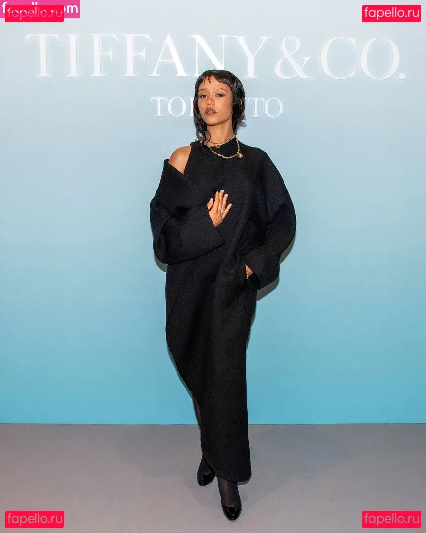 Taylor Russell Onlyfans Photo Gallery 