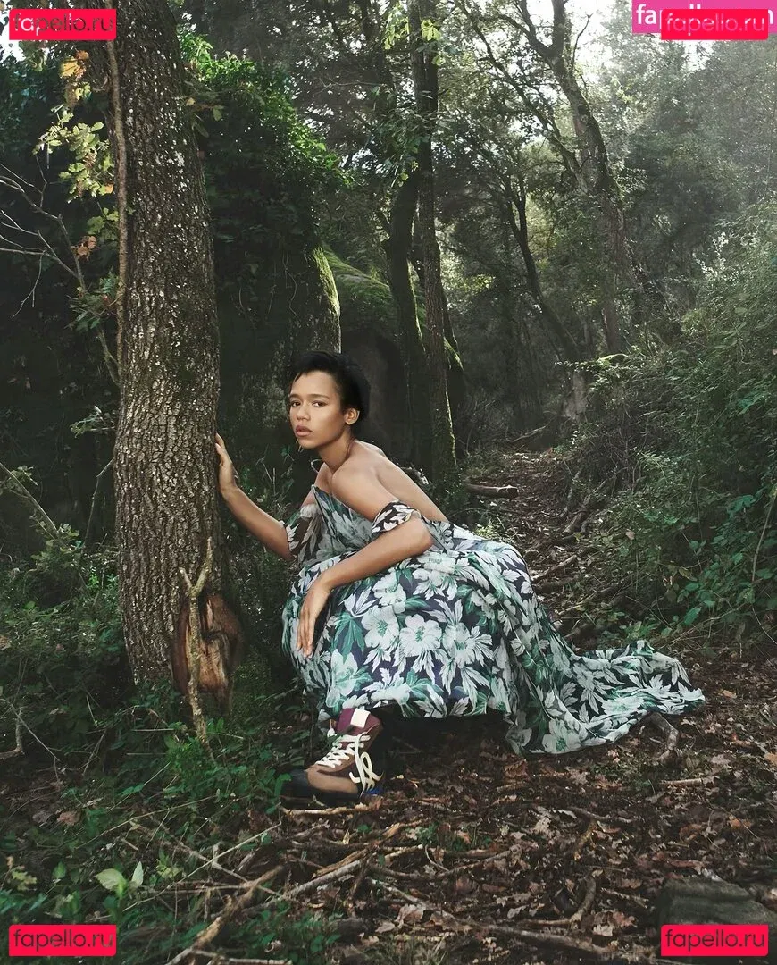 Taylor Russell Onlyfans Photo Gallery 