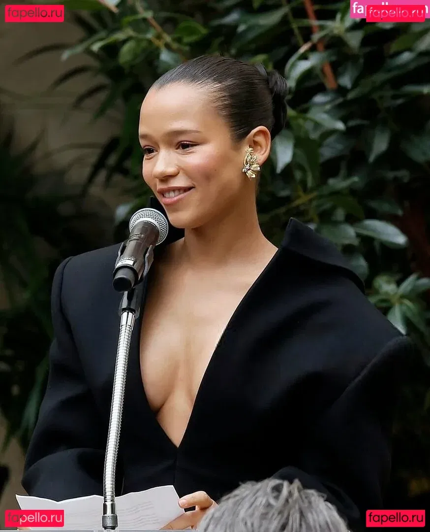 Taylor Russell Onlyfans Photo Gallery 