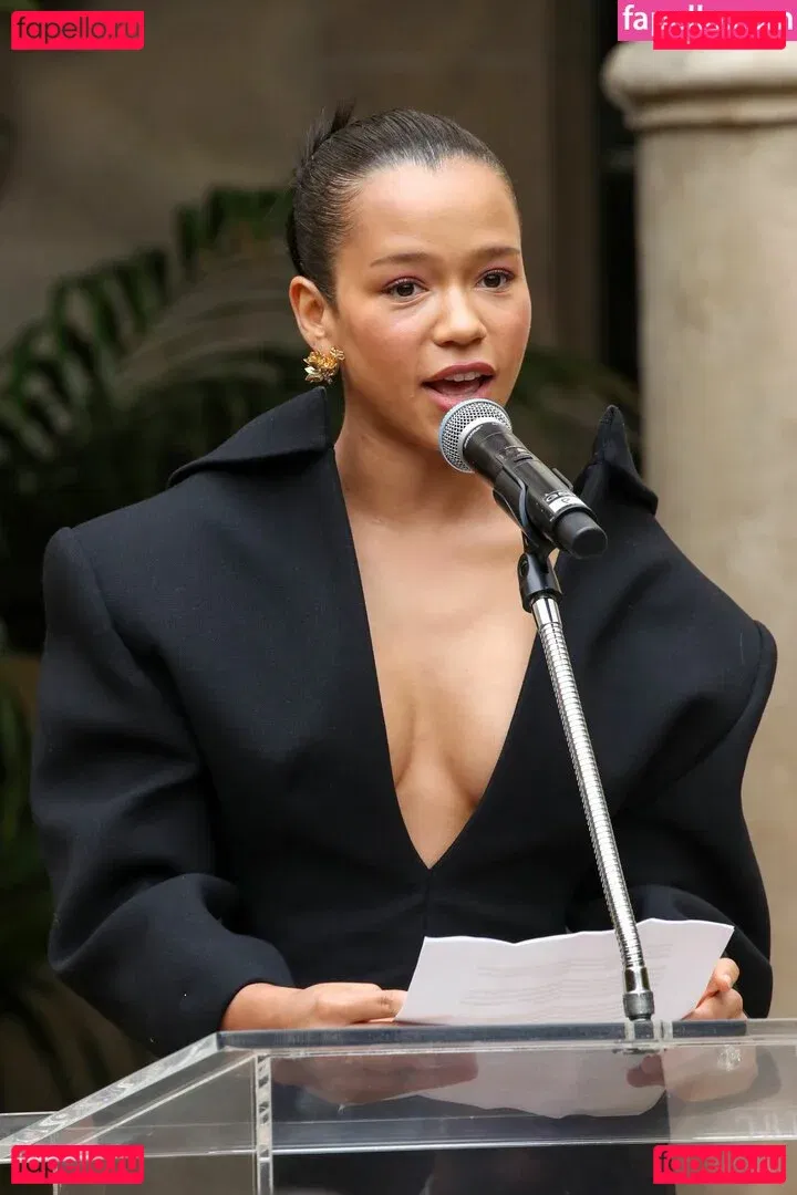 Taylor Russell Onlyfans Photo Gallery 