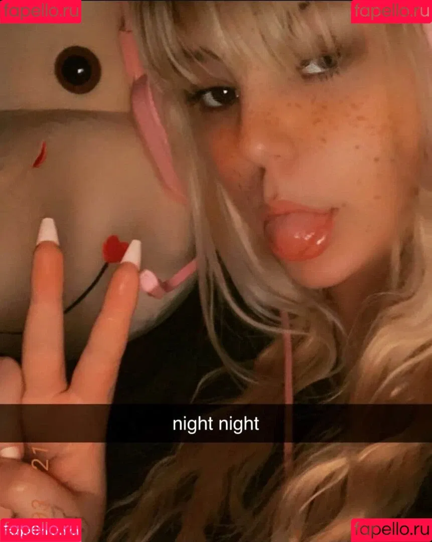 Chewywaifu Onlyfans Photo Gallery 