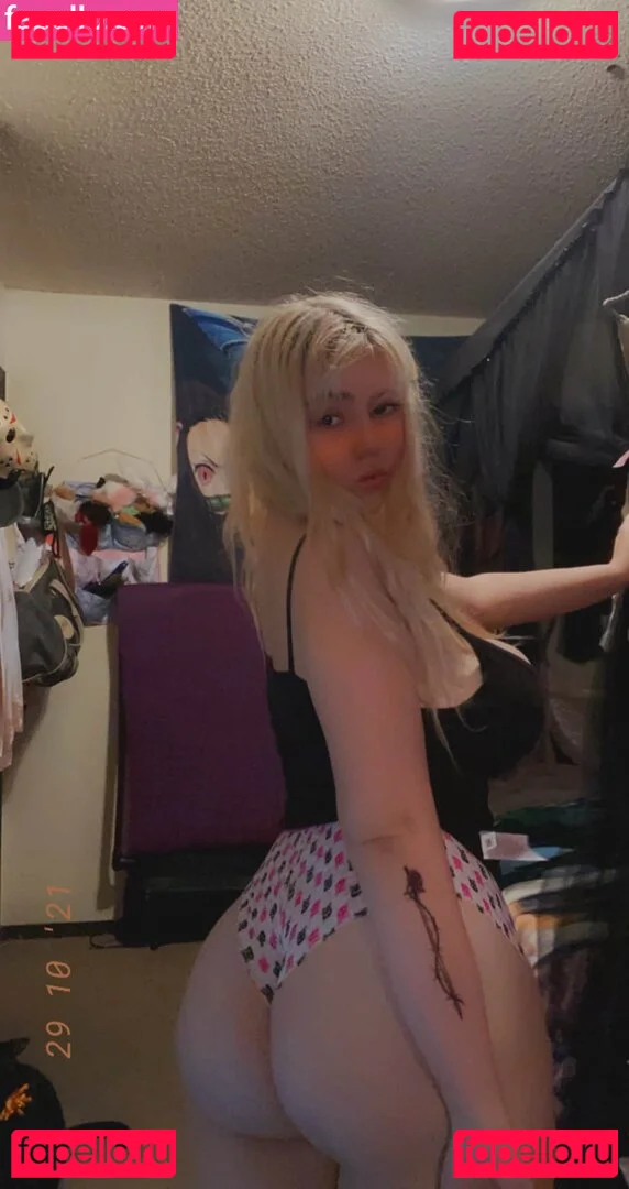 Chewywaifu Onlyfans Photo Gallery 