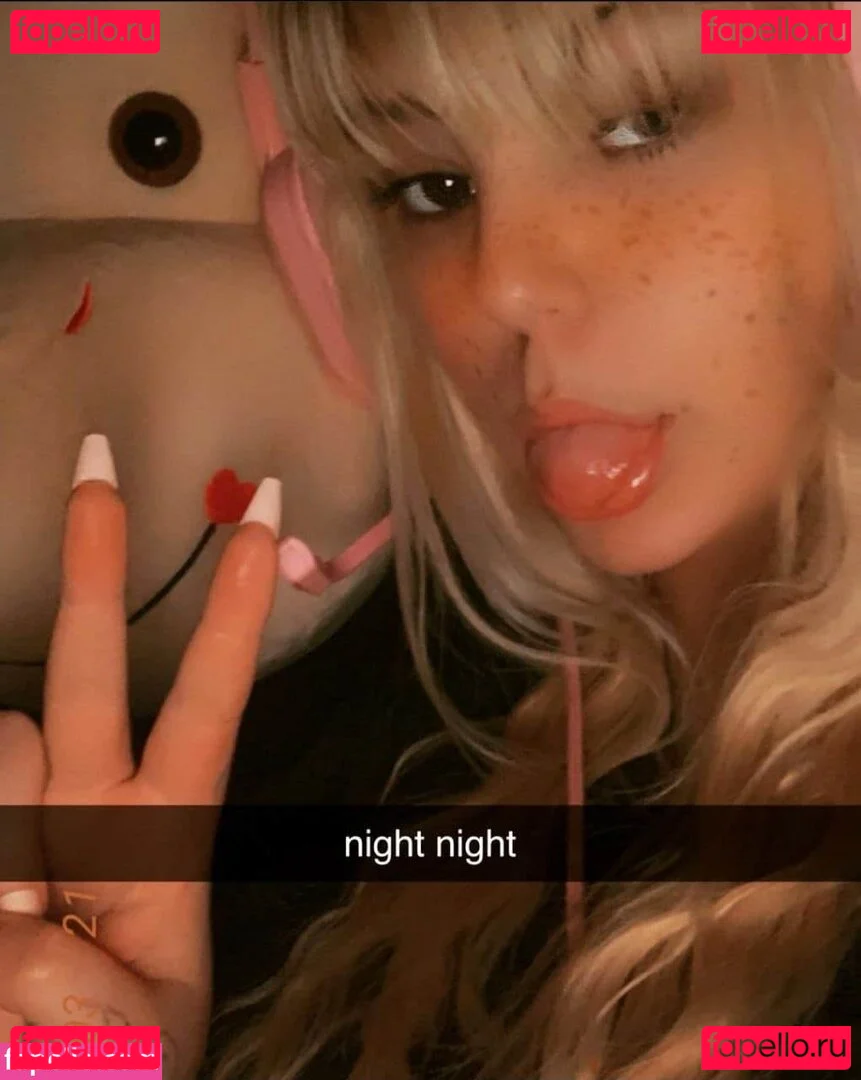 Chewywaifu Onlyfans Photo Gallery 