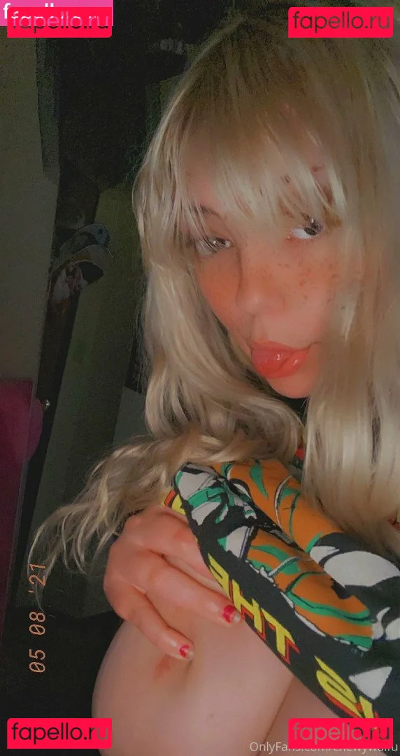 Chewywaifu Onlyfans Photo Gallery 