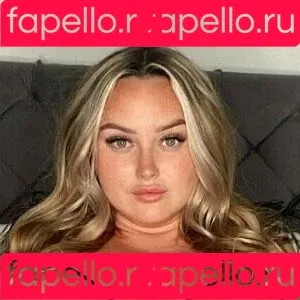 bustyholly Onlyfans Photo Gallery 
