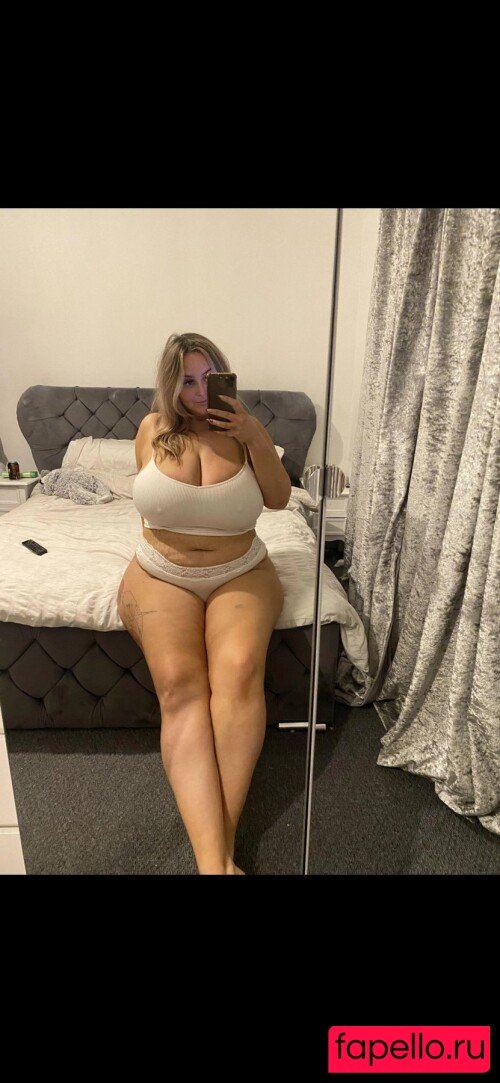bustyholly Nude Onlyfans Photo 34