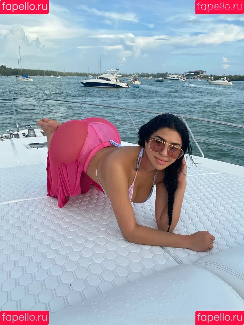 azariafreepage Onlyfans Photo Gallery 