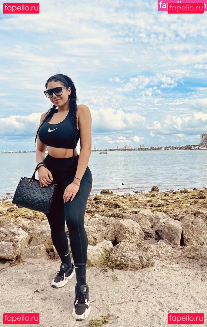 azariafreepage Onlyfans Photo Gallery 