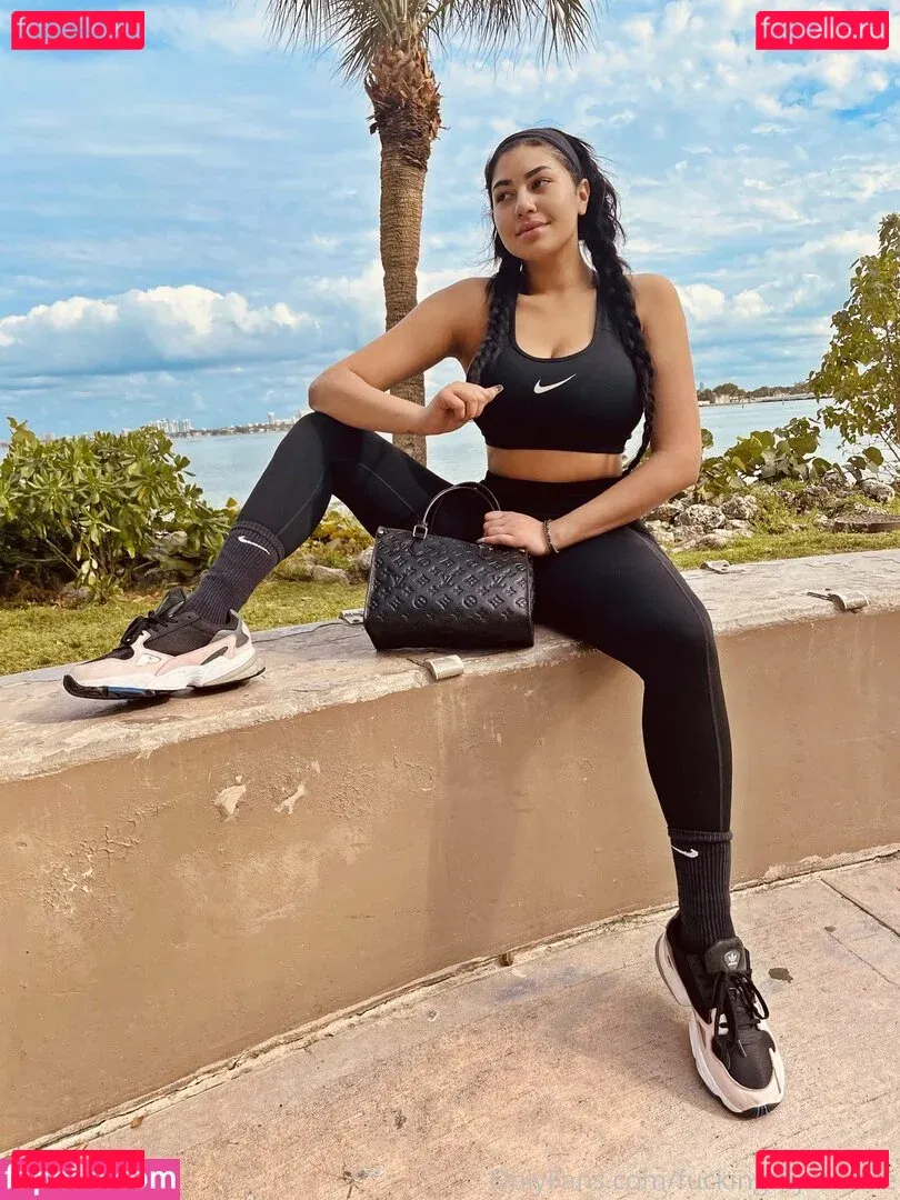 azariafreepage Onlyfans Photo Gallery 