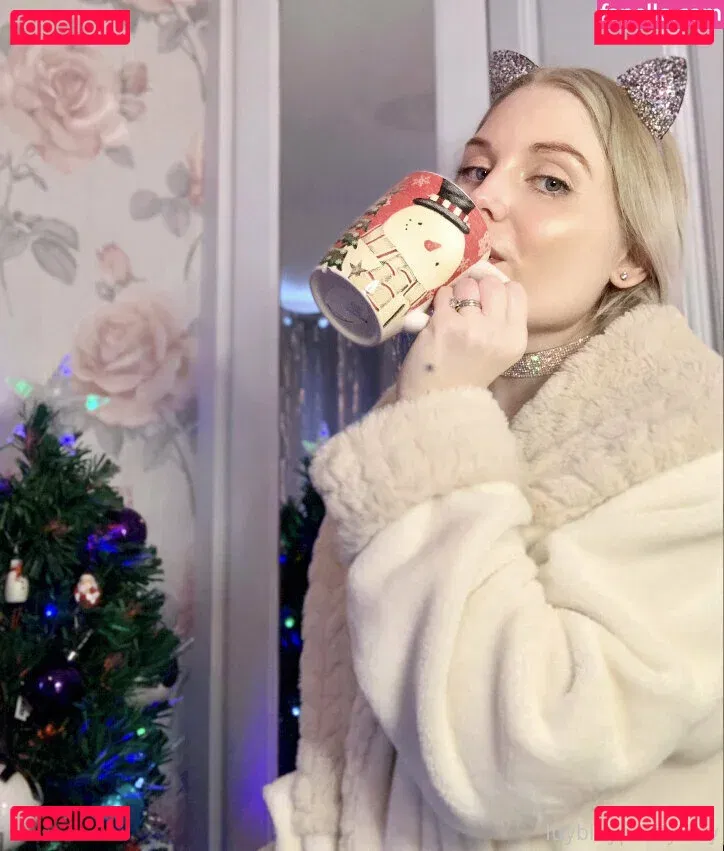 ittybittyprettykittyfree Onlyfans Photo Gallery 