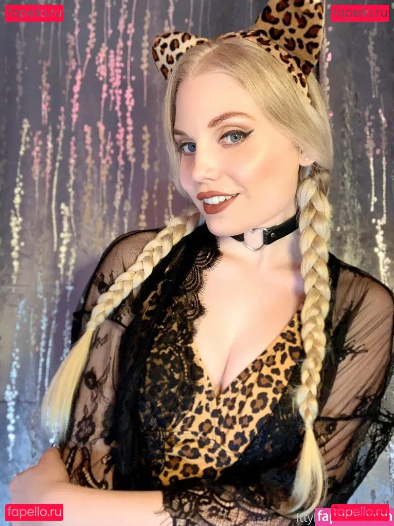 ittybittyprettykittyfree Onlyfans Photo Gallery 