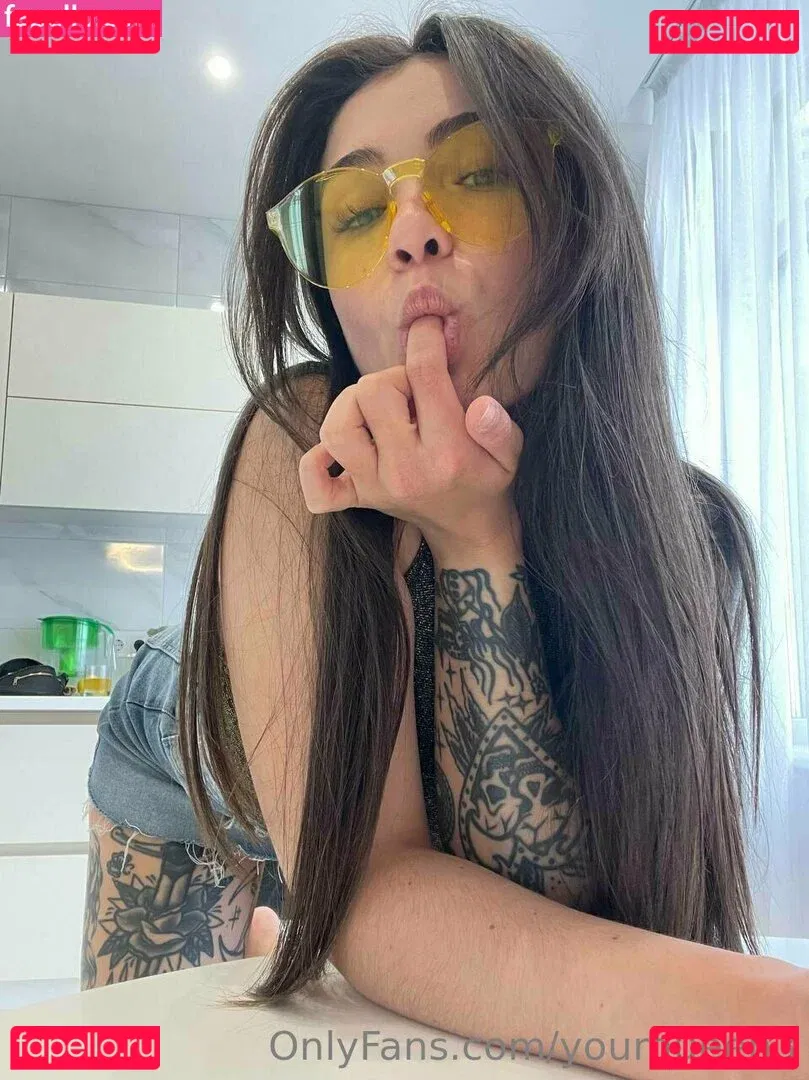 yourqueen3 Onlyfans Photo Gallery 