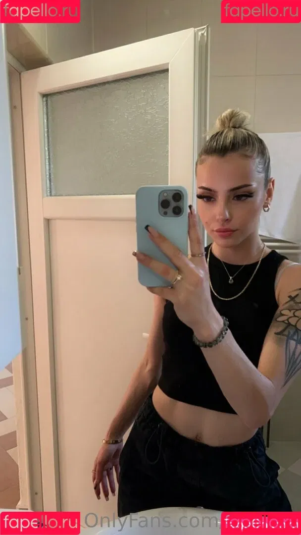 aryasm Onlyfans Photo Gallery 