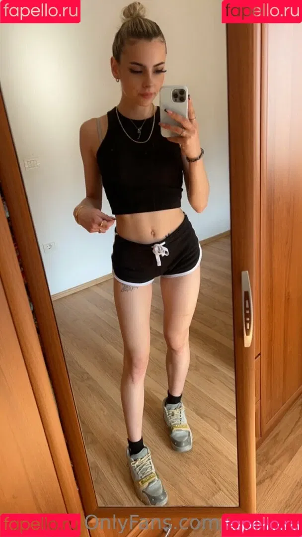 aryasm Onlyfans Photo Gallery 