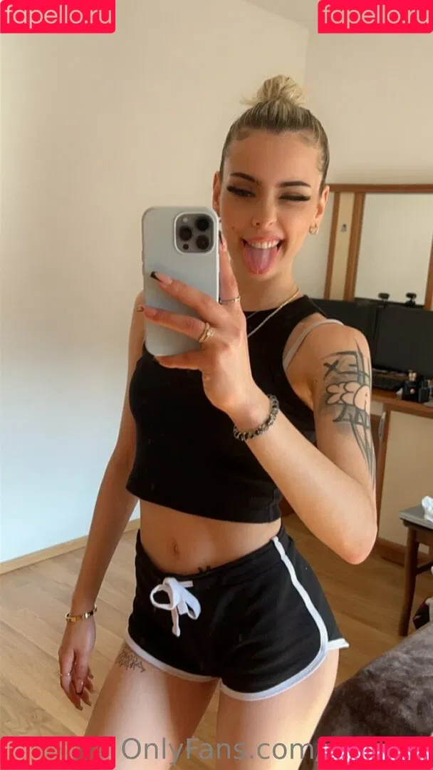 aryasm Onlyfans Photo Gallery 