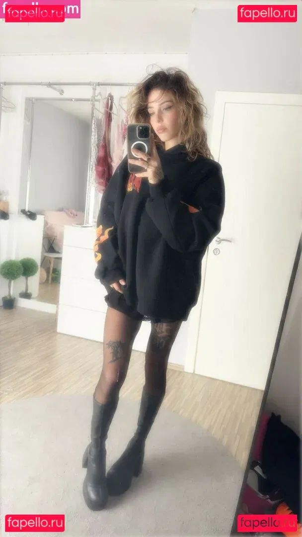 aryasm Onlyfans Photo Gallery 