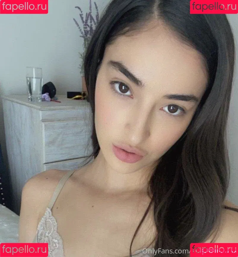 emilywillisxxx Onlyfans Photo Gallery 